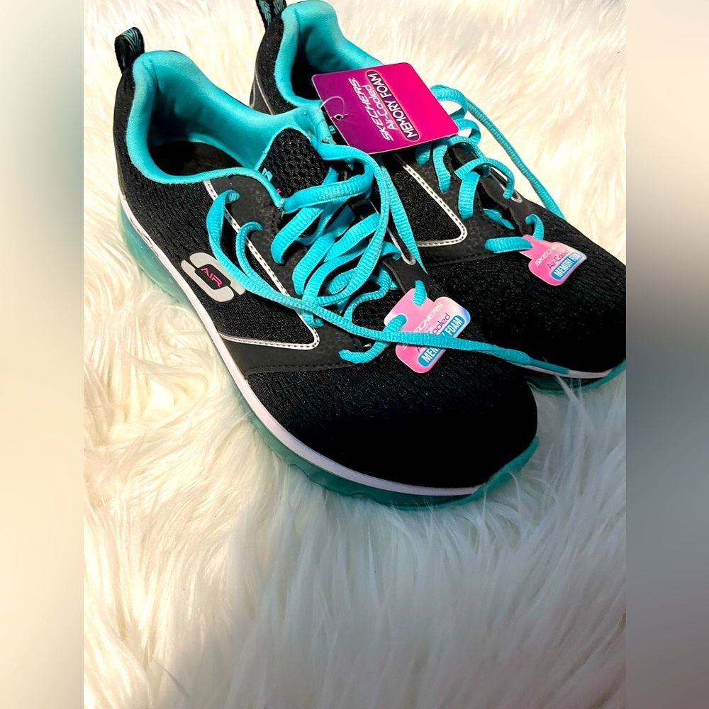 Skechers memory foam 7.5 new with tags